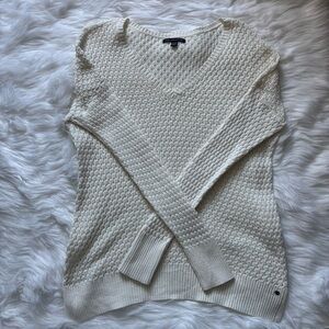 🤍🤍American Eagle Outfitters Cream V-Neck Sweater Textured Knit